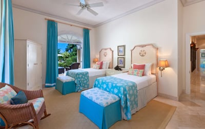 Luxury Villa Photo #16
