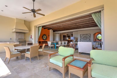 Luxury Villa Photo #6