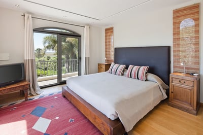 Luxury Villa Photo #22