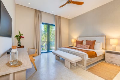 Luxury Villa Photo #36