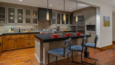 Kitchen with breakfast bar seating