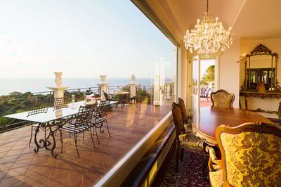 Luxury Villa Photo #18