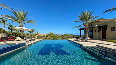 Luxury Villa Photo #2