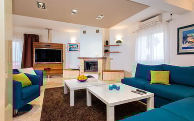Luxury Villa Photo #14