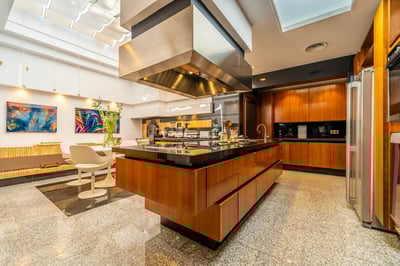 Luxury Villa Photo #24