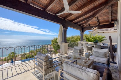 Luxury Villa Photo #31