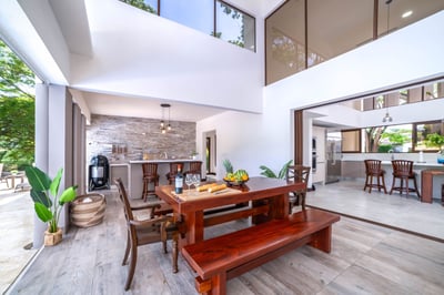 Luxury Villa Photo #7