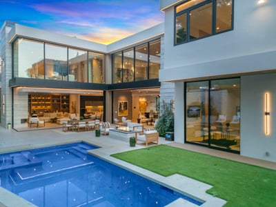 Luxury Villa Photo #2