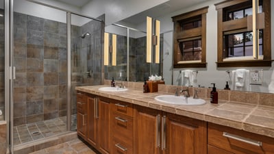 Main level king ensuite