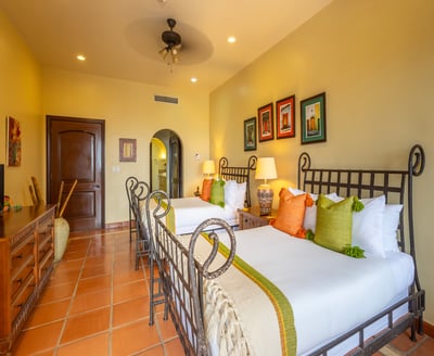 Luxury Villa Photo #47