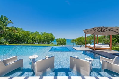 Luxury Villa Photo #3