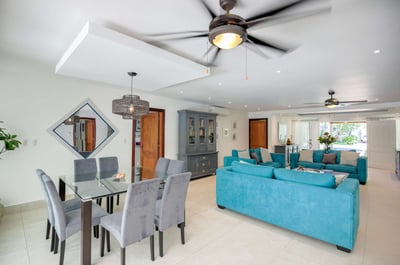 Luxury Villa Photo #12