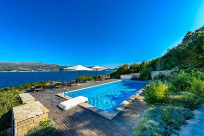 Luxury Villa Photo #6
