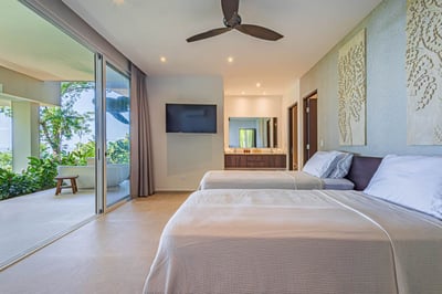 Luxury Villa Photo #46