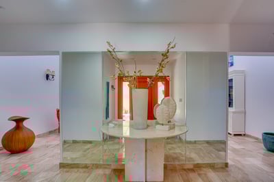 Luxury Villa Photo #38