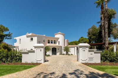 Luxury Villa Photo #7