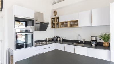Kitchen & Dining Area