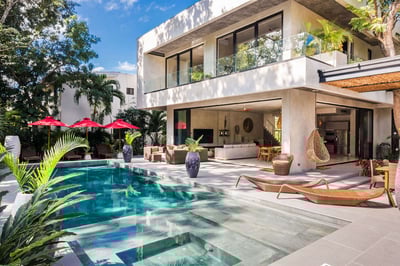 Luxury Villa Photo #2