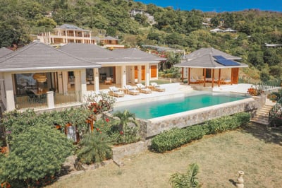 Luxury Villa Photo #3
