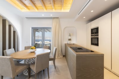 Luxury Villa Photo #25