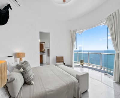 Luxury Villa Photo #80