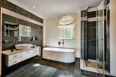 Luxury Villa Photo #32