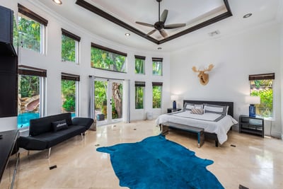 Luxury Villa Photo #25