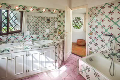Luxury Villa Photo #12