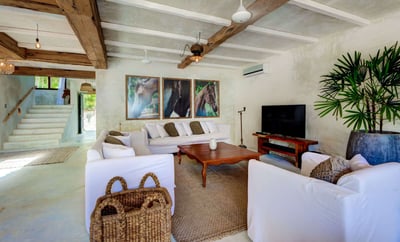 Luxury Villa Photo #17