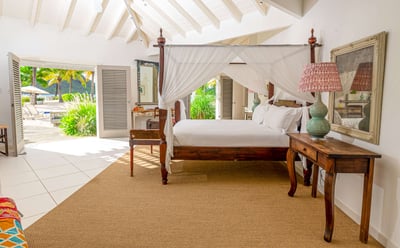 Luxury Villa Photo #17