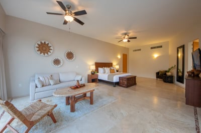 Luxury Villa Photo #43