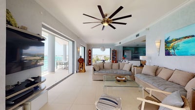 Luxury Villa Photo #19