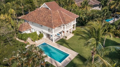 Luxury Villa Photo #3