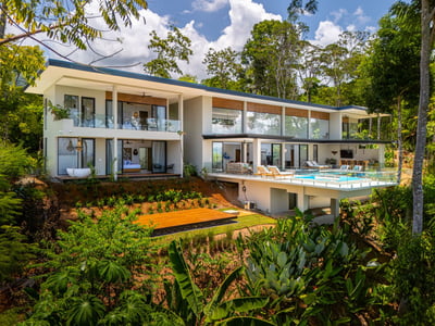 Luxury Villa Photo #3