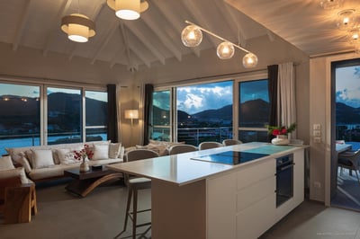 Luxury Villa Photo #19
