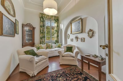 Luxury Villa Photo #13