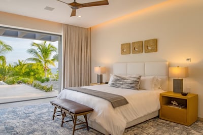 Luxury Villa Photo #23