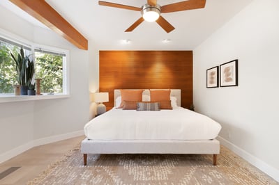 Agate: Guest bedroom five on the first floor with King bed and en suite bathroom