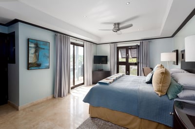 Luxury Villa Photo #15