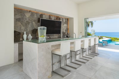 Luxury Villa Photo #10