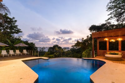 Luxury Villa Photo #9