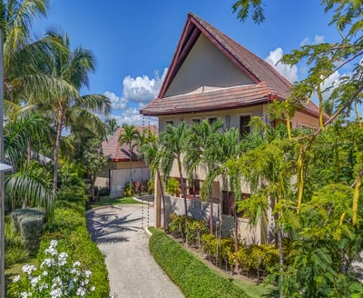 Luxury Villa Photo #13