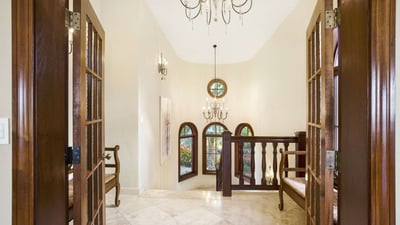 Luxury Villa Photo #28
