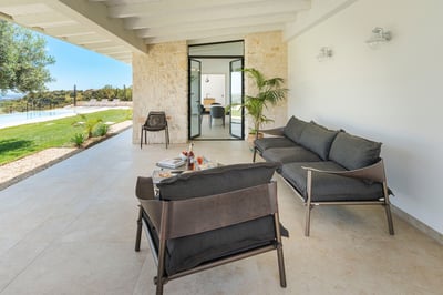 Luxury Villa Photo #27