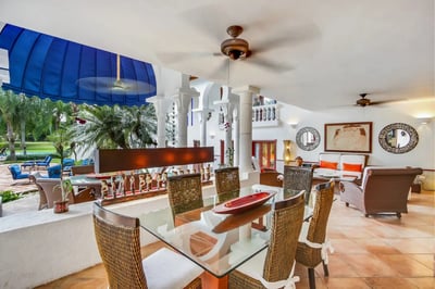 Luxury Villa Photo #21
