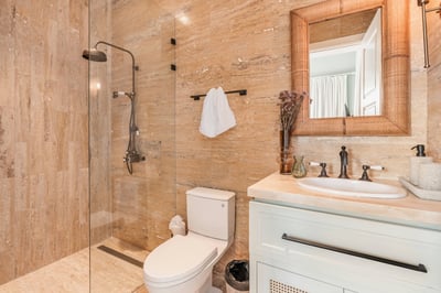 Luxury Villa Photo #45