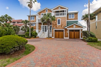 Luxury Villa Photo #3