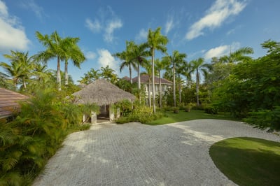 Luxury Villa Photo #41
