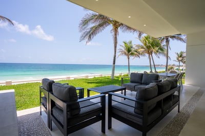 Luxury Villa Photo #6