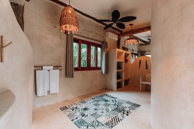 Luxury Villa Photo #17